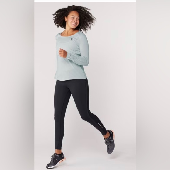 On Performance Long-T glacier women’s size small NWT - Picture 1 of 7